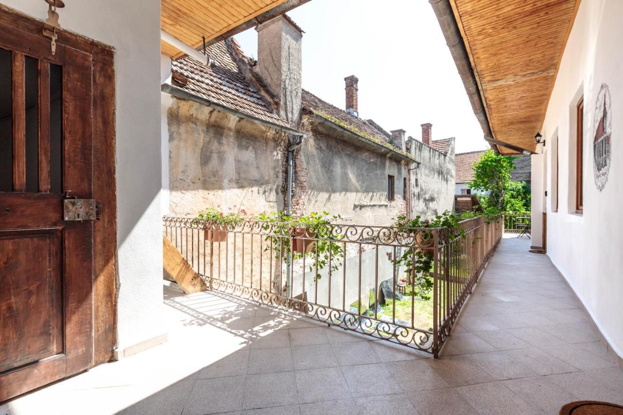 Saint John'S 22 Brasov Apartment Luaran gambar